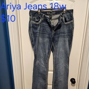 Ariya jeans